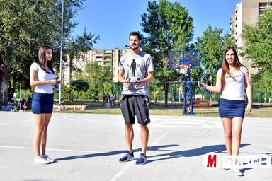 Nikola Kalinić ünnepélyesen átadta a kosárlabdapályát (Fotó: Gergely Árpád)