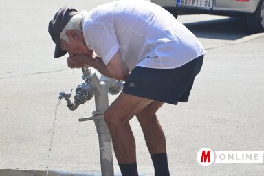A Városi Vízművek idejében elvégezte a városi vízszolgáltató-rendszer felújítását, így a megnőtt vízfogyasztás sem jelent gondot. Ettől eltekintve azonban nem árt odafigyelni az észszerű fogyasztásra (Dávid Csilla felvétele)