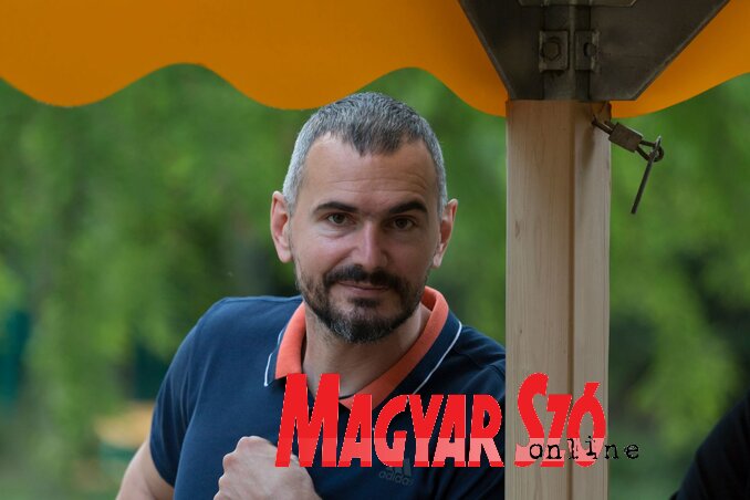 Marko Krivokapić Zentán pihent (Laták István felvétele) Marko Krivokapić Zentán pihent (Laták István felvétele)
