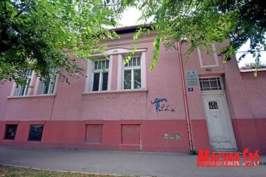 A központ a délelőtti órákban a 024/456-2112-es telefonszámon hívható (Fotó: Gergely Árpád)
