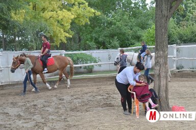 Nyeregben az Izidás fiatalok (Lakatos János felvétele)