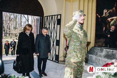 Főhajtás Andrássy Gyula gróf sírjánál (Fotó: Facebook/Potápi Árpád oldala)