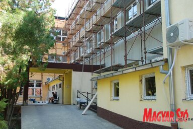 A mentőszolgálatnál is most zajlik a munka (Homolya Horváth Ágnes felvétele)