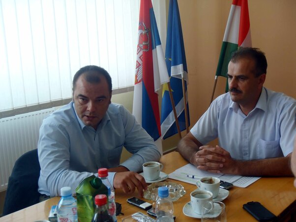 Goran Ješić tartományi mezőgazdasági titkár Balázs Ferenc csókai polgármesterrel (Fotó: Horváth Zsolt) Goran Ješić tartományi mezőgazdasági titkár Balázs Ferenc csókai polgármesterrel (Fotó: Horváth Zsolt)