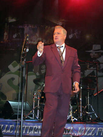 Az angol királynő magánünnepségén is játszott már – Ray Gelato Az angol királynő magánünnepségén is játszott már – Ray Gelato