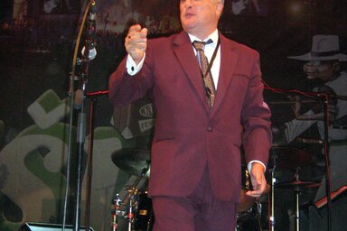 Az angol királynő magánünnepségén is játszott már – Ray Gelato