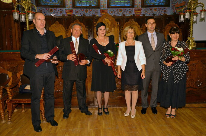 A díjazottak a polgármesterrel (Fotó: Molnár Edvárd)