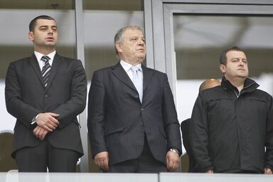 Zoran Laković, az FSS főtitkára, Tomislav Karadžić, az FSS elnöke és Ivica Dačić, Szerbia miniszterelnöke (Fotó: Starsport)