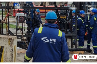 A következő lépés a speciális cementkeverék befecskendezése (Kancsár Izabella felvétele)