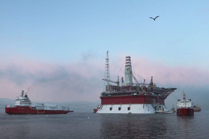 Orosz olajfúró torony a Jeges-tengeren (Fotó: Beta/AP)