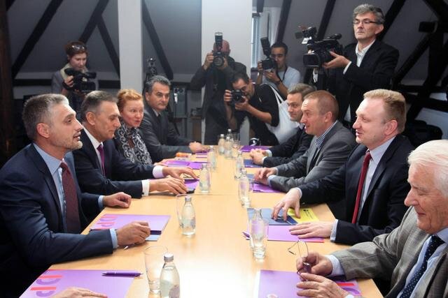 Čedomir Jovanović és Dragan Đilas pártelnökök az LDP székházában megtartott egyeztetést követően elmondták, hogy készen állnak egy egységes szervezet kialakítására is (Fotó: Beta)