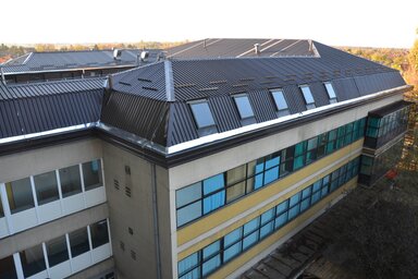 A felújított részen a tetőszerkezet az elmúlt években többször is beázott (Fotó: Molnár Edvárd)