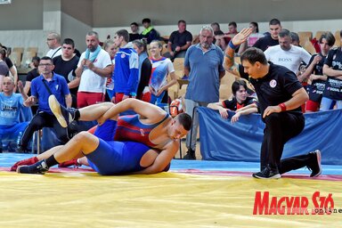 Egy tusgyőzelem a Zentai Sportcsarnokban (Gergely Árpád felvétele)
