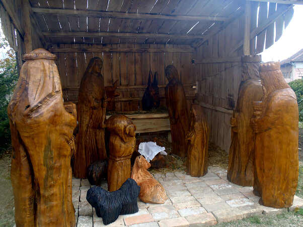 A fafaragók még 2011-ben láttak neki a szobrok készítésének, a teljes szoborcsoportot azonban az idén fejezték be (Fotó: Horváth Zsolt)