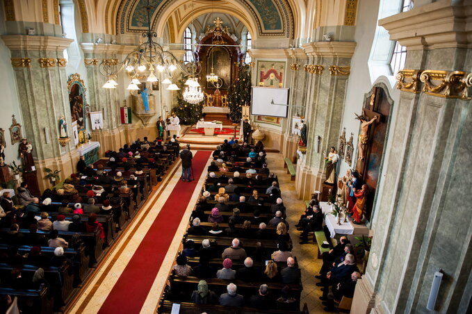 Ünnepi szentmise a madéfalvi veszedelem 250. évfordulóján a bonyhádi római katolikus templomban (Fotó:  MTI)