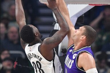 Brook Lopez kilencszer takarta be a brooklyniakat (Fotó: Twitter/Yahoo Sports NBA)