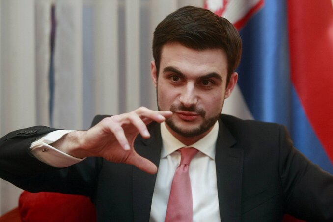 Ministar finansija Srbije Lazar Krstic izjavio je u intervjuu agenciji Beta da je deficit konsolidovanog budzeta Srbije na kraju 2013. godine iznosio 179 milijardi dinara, sto je za oko 20 milijardi manje nego sto je bilo predvidjeno rebalansom. (BETAPHOT Ministar finansija Srbije Lazar Krstic izjavio je u intervjuu agenciji Beta da je deficit konsolidovanog budzeta Srbije na kraju 2013. godine iznosio 179 milijardi dinara, sto je za oko 20 milijardi manje nego sto je bilo predvidjeno rebalansom. (BETAPHOT