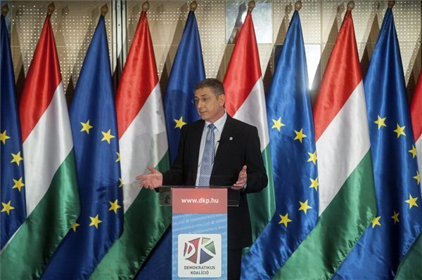 Gyurcsány Ferenc úgy vélekedett: ha az Összefogás nyer a választásokon, a kétharmados törvények sokasága és a „bebetonozott pártkatonák” miatt őrült nehéz kormányzással kell szembenézni (MTI Fotó: Marjai János)