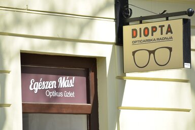 Ez jelentené, a háromnyelvű Szabadkát? (Fotó: Molnár Edvárd)