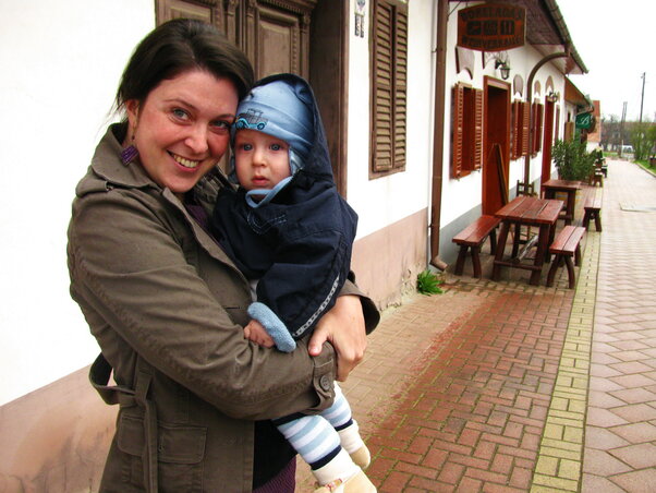 Tómó Margaréta elsőszülött gyermekével, Gergővel