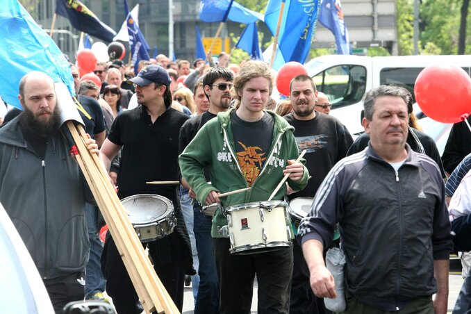 A szakszervezetek élesen bírálták az intézkedéseket és további tüntetésekkel fenyegetőztek (Fotó: Beta)