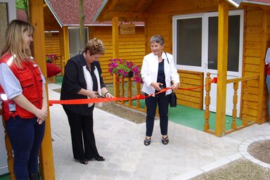 Sátrak helyett az idén már faházakban táborozhatnak a fiatalok (Fotó: Fekete J. József)