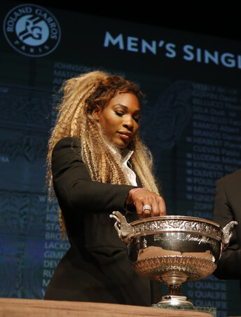 Serena Williams sorsolta ki a férfi párosítást (Fotó: Beta/AP)