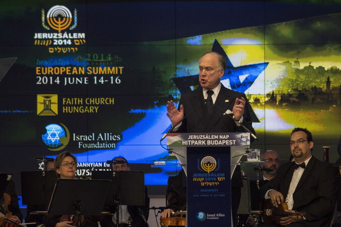 Ronald S. Lauder beszél a Hit Csarnokban (Fotó:  MTI)