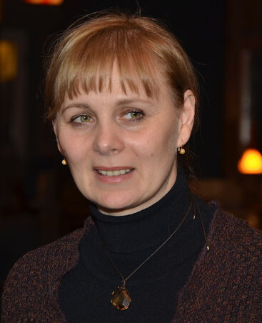 Lovas Ildikó: Lényegesnek tartom, hogy a társadalom egészében tudatosítsuk, hogy vannak olyan emlékhelyek, olyan dögtemetők, városszéli gödrök, ahol emberek nyugszanak (Fotók: Ótos András) Lovas Ildikó: Lényegesnek tartom, hogy a társadalom egészében tudatosítsuk, hogy vannak olyan emlékhelyek, olyan dögtemetők, városszéli gödrök, ahol emberek nyugszanak (Fotók: Ótos András)