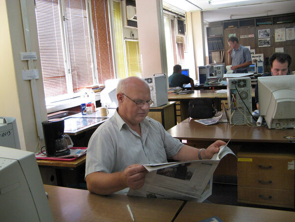Góbor Béla : A nap újságolvasással kezdődik Góbor Béla : A nap újságolvasással kezdődik