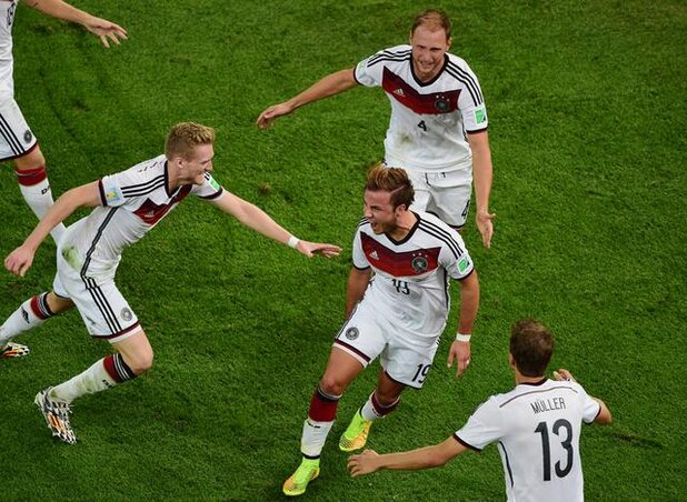 Mario Götze gólja után (Fotó: Beta/AP) Mario Götze gólja után (Fotó: Beta/AP)
