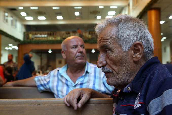 Keresztény menekültek Erbil, az iraki kurdok fővárosának egyik templomában (Fotó: Beta/AP)