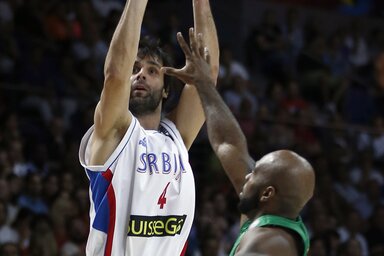 Teodosić (labdával) volt a mérkőzés legjobbja (Fotó: Beta/AP)