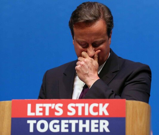 David Cameron szünetet tart hétfői aberdeeni beszéde során (Fotó: Beta/AP)