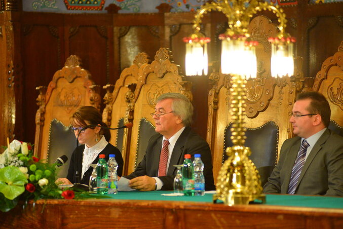 Az alakuló ülést vezető munkaelnökség elnöke Dudás Károly, tagjai Beretka Katinka és Szilágyi Miklós volt