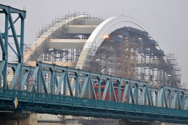 Talán ezúttal komolyan gondolják, és valóban folytatják a híd építését (Fotó: Ótos András)