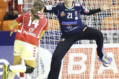 Kiss Éva csukott szemmel is tudja, hová lő az ellenfél (fotó: MTI)
