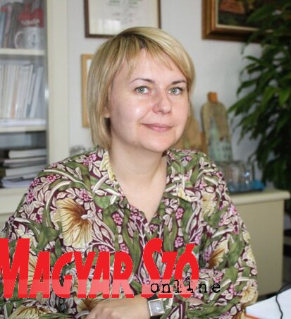 Lengyel Emese, a topolyai Sinkovics József Műszaki Középiskola igazgatónője (Fotó: Kazinczy Paszterkó Diana) Lengyel Emese, a topolyai Sinkovics József Műszaki Középiskola igazgatónője (Fotó: Kazinczy Paszterkó Diana)