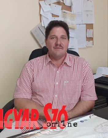 Dr. Crnkovity Gábor, a bácskossuthfalvi Id. Kovács Gyula Általános Iskola igazgatója (Fotó: Kazinczy Paszterkó Diana) Dr. Crnkovity Gábor, a bácskossuthfalvi Id. Kovács Gyula Általános Iskola igazgatója (Fotó: Kazinczy Paszterkó Diana)