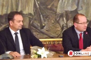 A tanácskozás magyarországi és belgrádi előadói háziasszonyukkal, dr. Úri Emesével (Fotó: Fekete J. József)