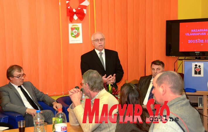 A jubiláló házaspárokat köszöntötték Adán (fotó: Gergely Árpád) A jubiláló házaspárokat köszöntötték Adán (fotó: Gergely Árpád)