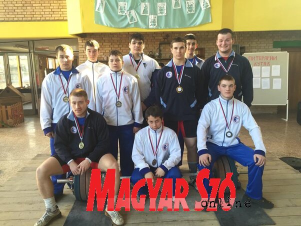 A Spartacus súlyemelői kilenc érmet szereztek a tartományi ifjúsági bajnokságon