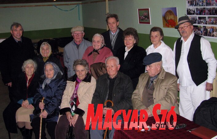 Nehéz és kevésbé nehéz napok tanúi (Fotó: Kecskés István)