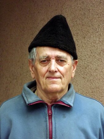 Dukát József kucsmában (Fotó: Fekete J. József) Dukát József kucsmában (Fotó: Fekete J. József)