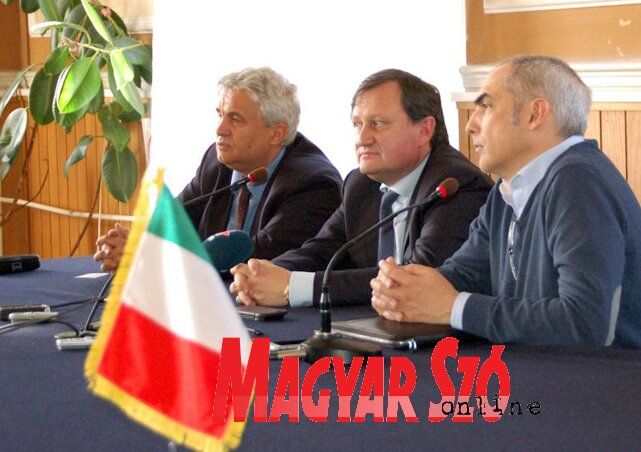 Zoran Mladenović, Villiam Milovan és Fabio Pansarada (Fotó: Paraczky László) Zoran Mladenović, Villiam Milovan és Fabio Pansarada (Fotó: Paraczky László)