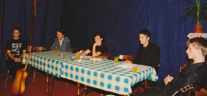 A Képes Ifjúság egyik élőújságján (balról jobbra) Erős Ervin, Tóth Lívia, Sándor Zoltán és Tóbiás Krisztián