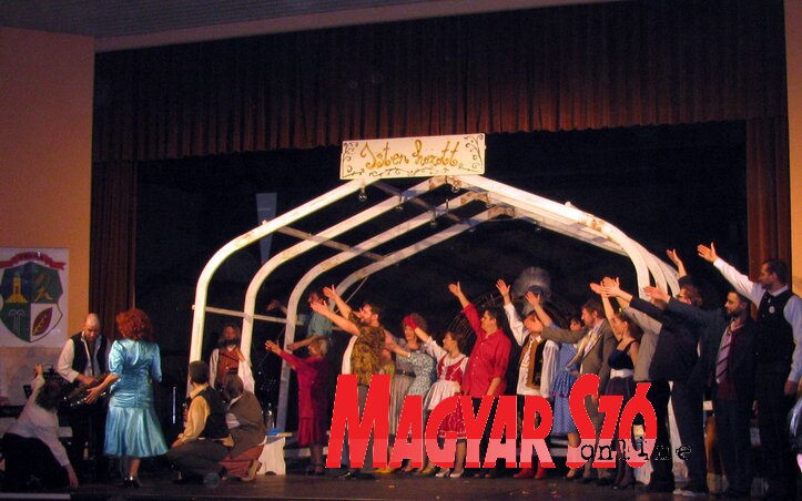 Bánátban is ritkábbak a „sátras” lakodalmak (Fotó:  Kecskés István)