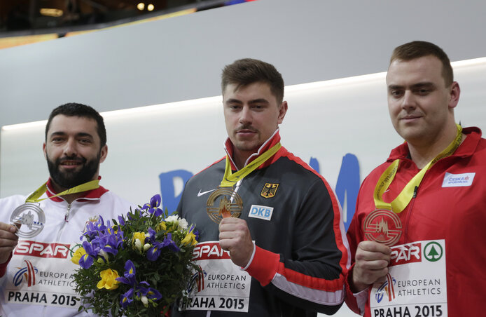 Asmir Kolašinac (balról) egyéni legjobbja közelében járt, s ez ezüstérmet ért (Fotó: Beta/AP)