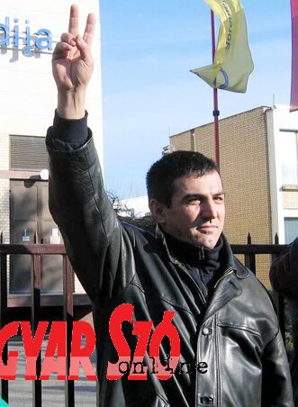 Most is győz? – Zdravko Deurić a privatizáció megsemmisítése után (Fotó: Kecskés István) Most is győz? – Zdravko Deurić a privatizáció megsemmisítése után (Fotó: Kecskés István)