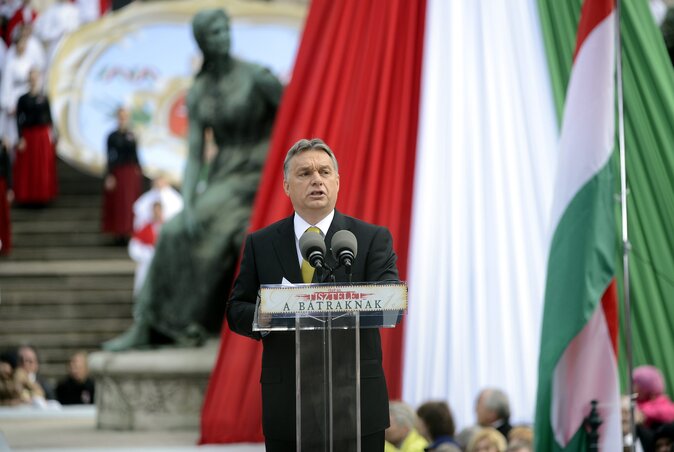 Orbán Viktor ünnepi beszédét tartja (Fotó: MTI-VELINT)